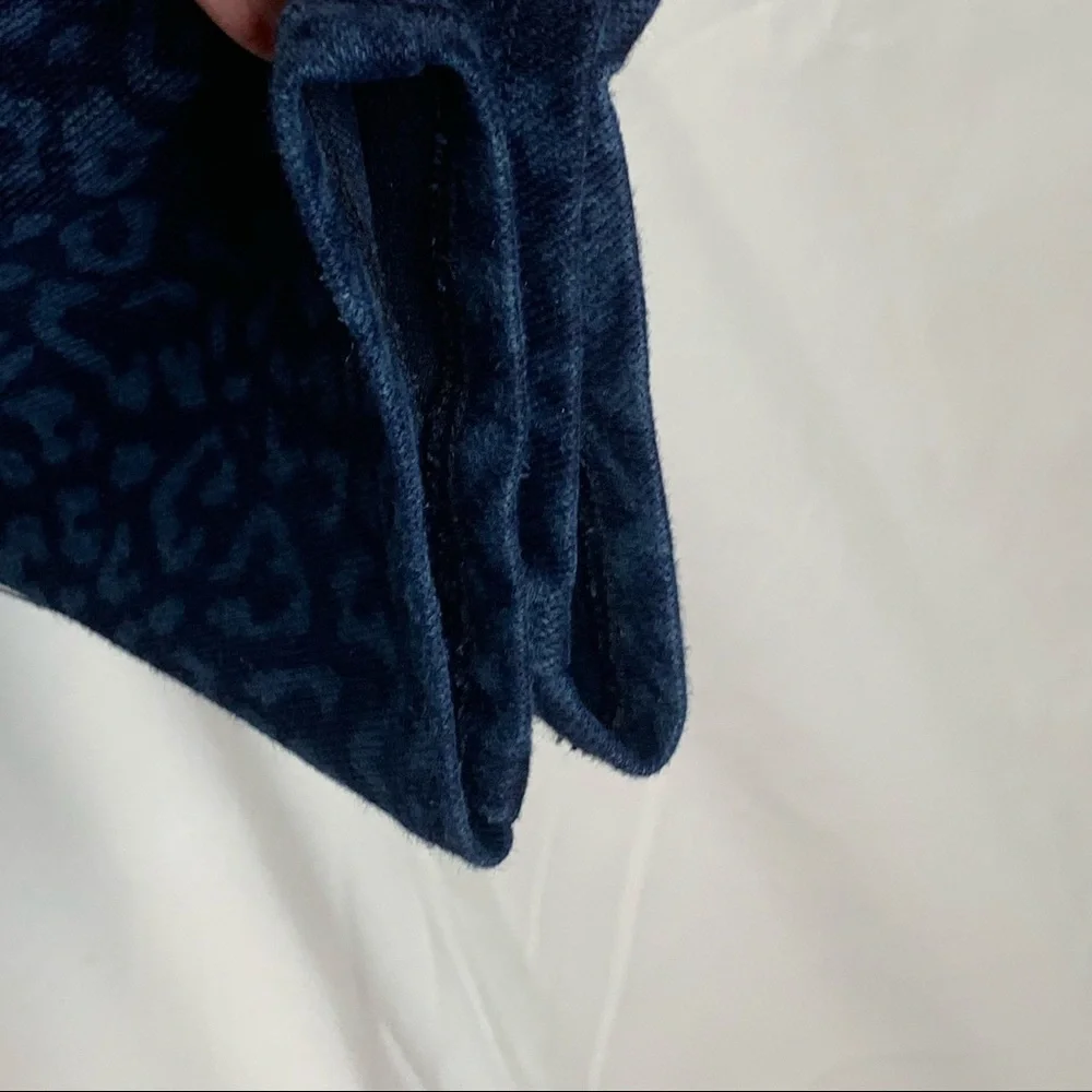 SPANX Blue Cheetah‎ Print Leggings Small